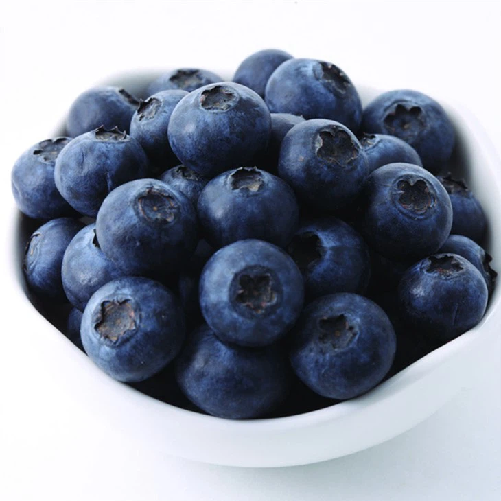 التوت المزروع المجمد